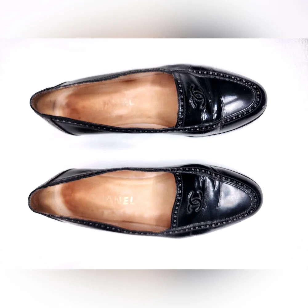 Chanel Black Calfskin Patent Leather Loafers Flats Italy CC Logo EU 37.5 - US 7 - Picture 6 of 15